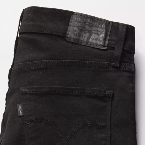 Levi's 724 High Rise Straight Soft Black Jeans Women's 28 Sz 6/S - Picture 1 of 7